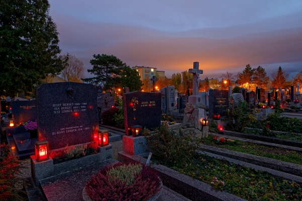 Romantikerfriedhof Maria Enzersdorf zu Allerheiligen